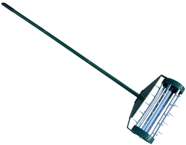 Green Land Työnnettävä nurmikon ilmaaja